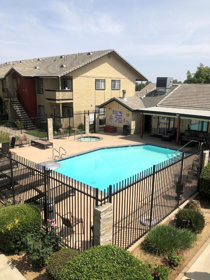 Whispering Meadows Apartments بيكرسفيلد المظهر الخارجي الصورة
