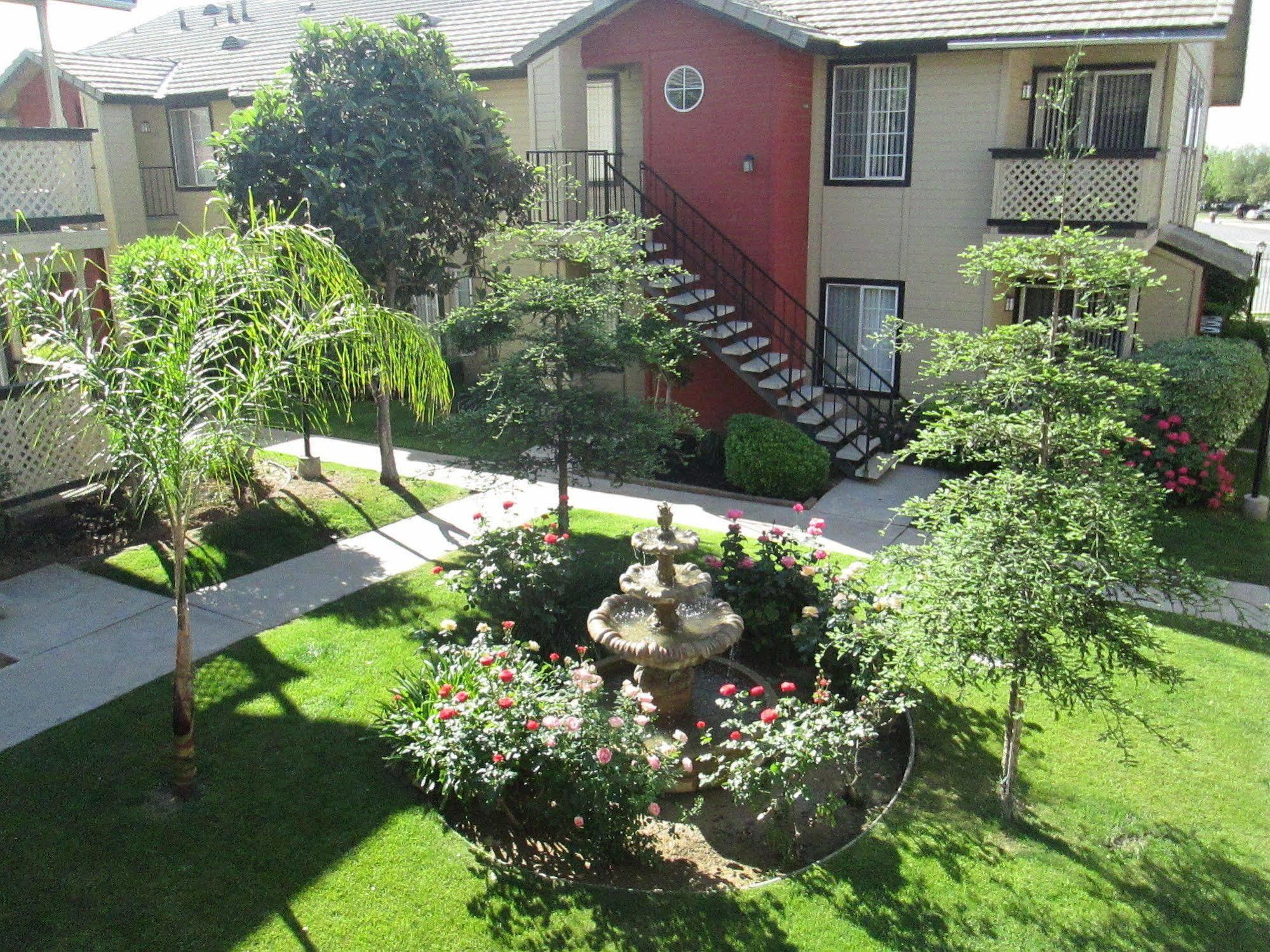 Whispering Meadows Apartments بيكرسفيلد المظهر الخارجي الصورة